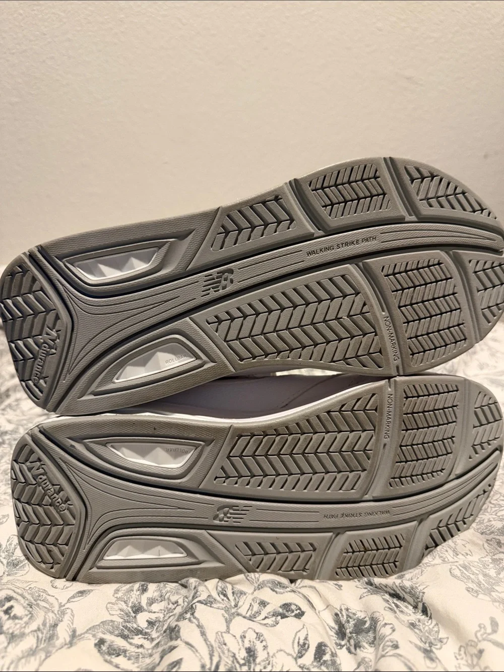 New Balance Kids White Leather Velcro Sneakers